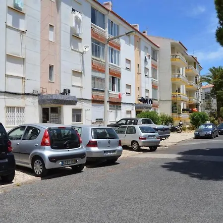 Cosy Near Carcavelos And Beach